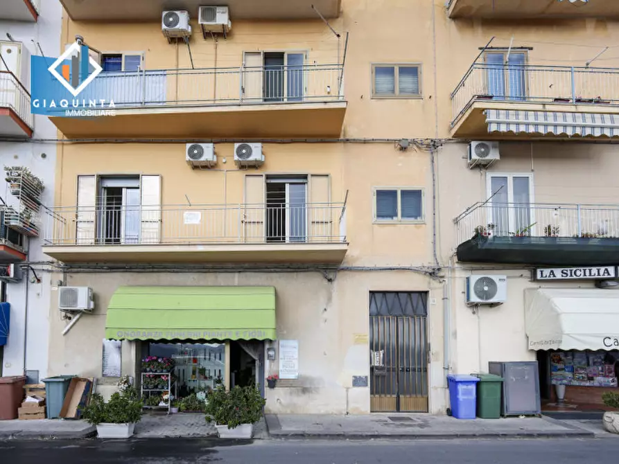 Immagine 3 di Appartamento in vendita  in Viale della Rimembranza n. 36 a Mineo