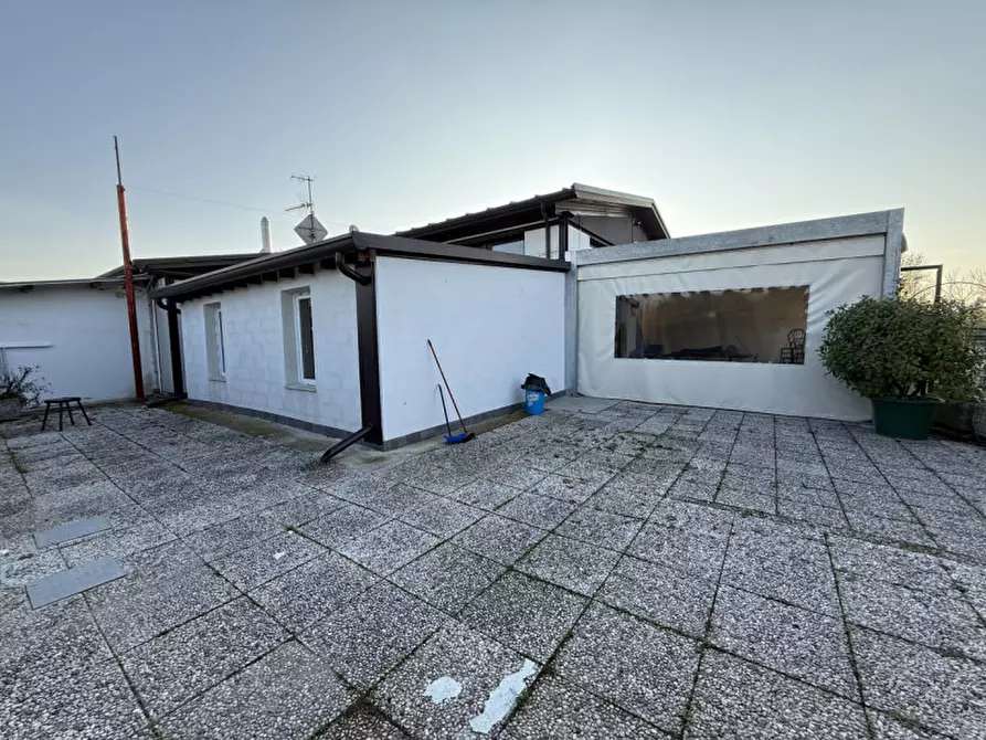 Immagine 11 di Attività commerciale in affitto  in Via Marin Faliero a Verona