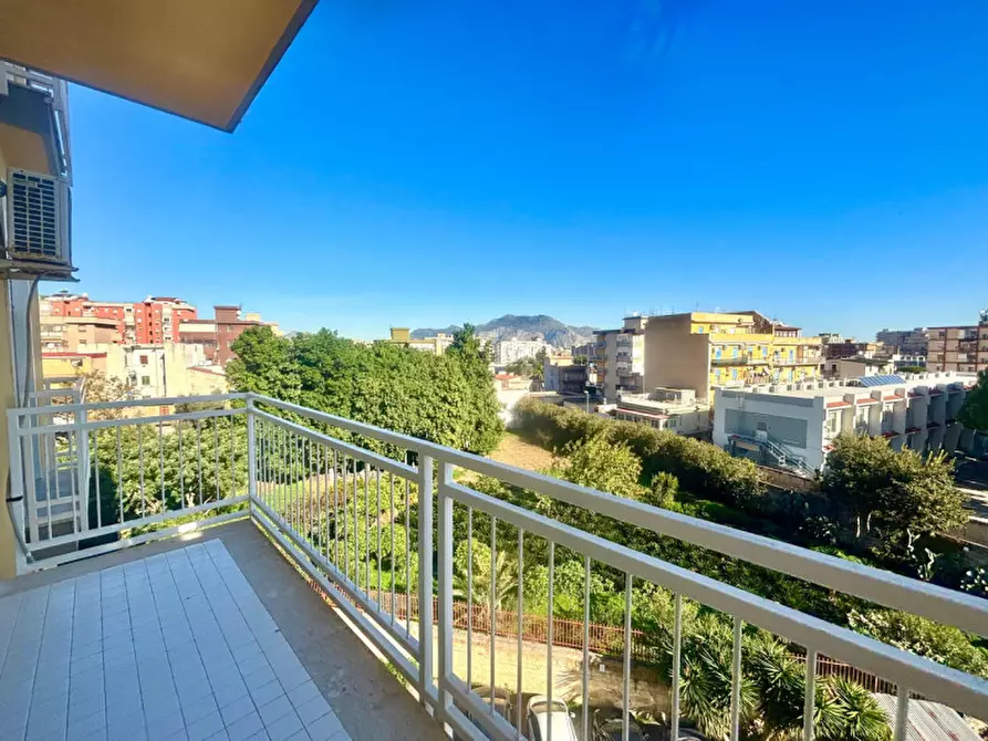Immagine 9 di Appartamento in vendita  in via del fondo a Palermo