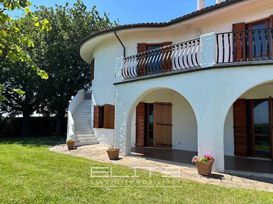 Immagine 3 di Villa in affitto  in VIALE MARE VERDE a Numana