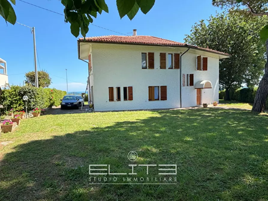 Immagine 4 di Villa in affitto  in VIALE MARE VERDE a Numana