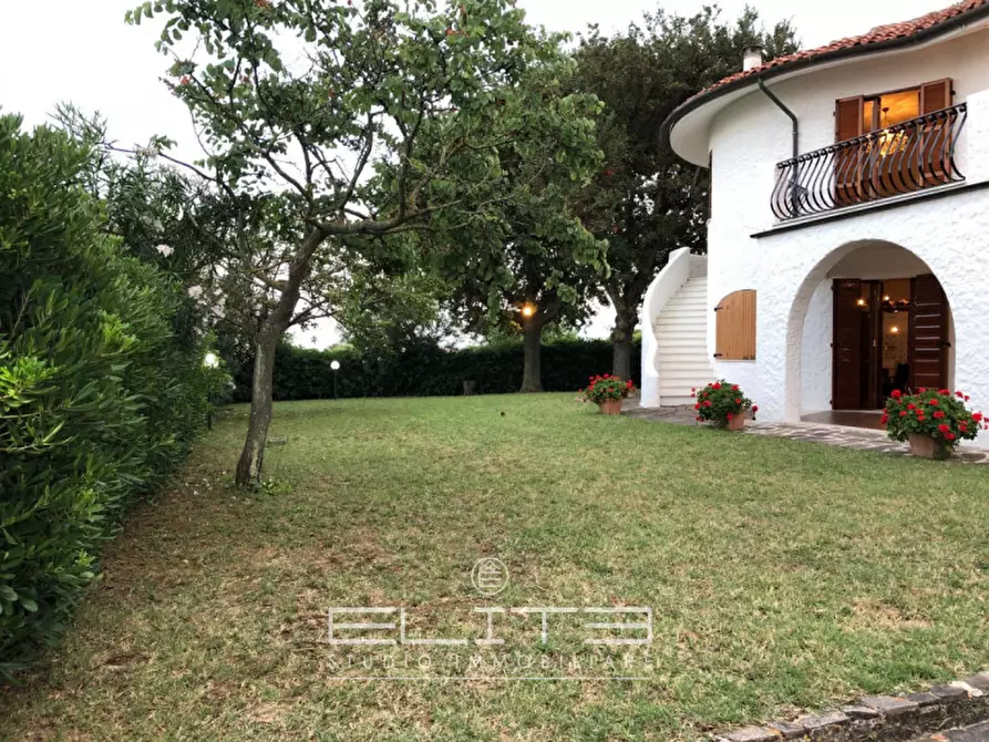 Immagine 15 di Villa in affitto  in VIALE MARE VERDE a Numana