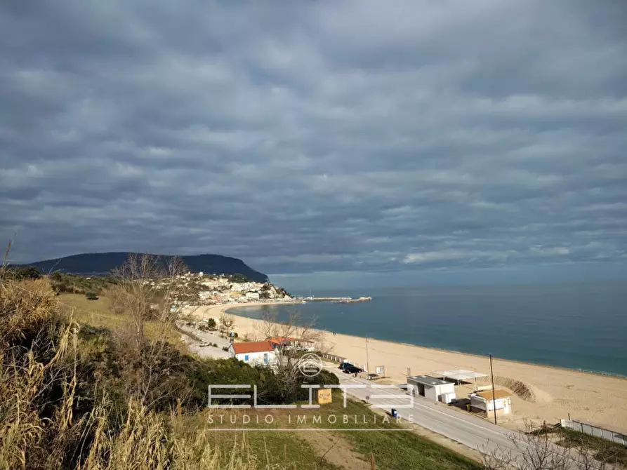 Immagine 28 di Villa in affitto  in VIALE MARE VERDE a Numana