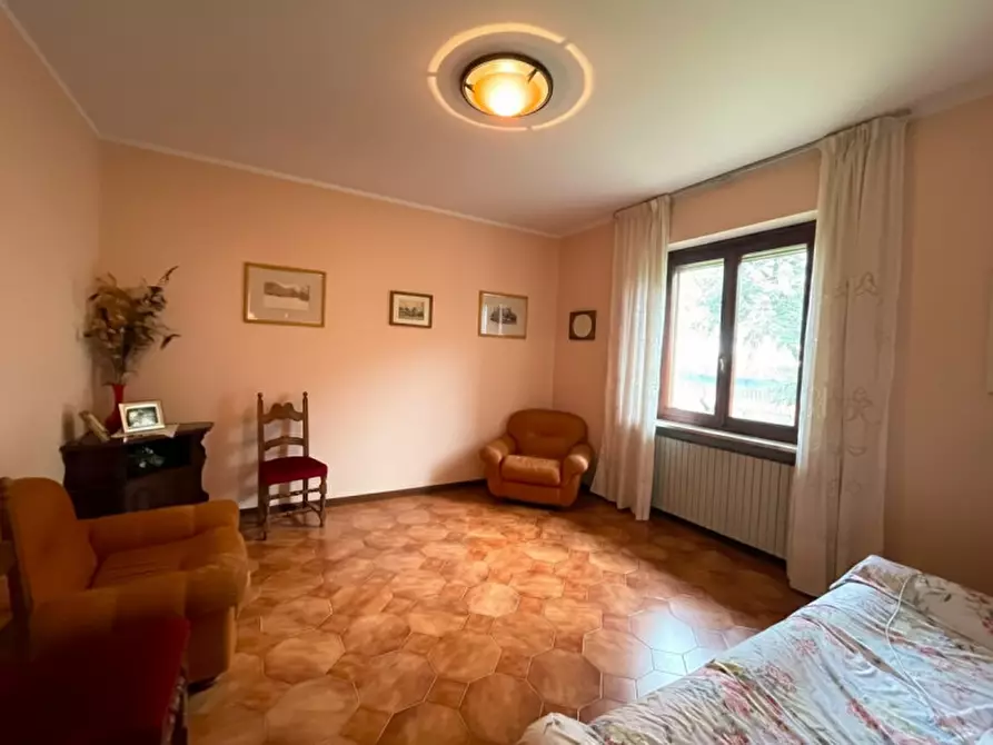 Immagine 19 di Villa in vendita  a Valeggio Sul Mincio