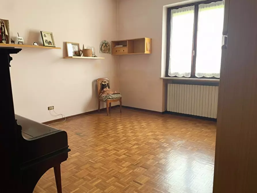 Immagine 21 di Villa in vendita  a Valeggio Sul Mincio