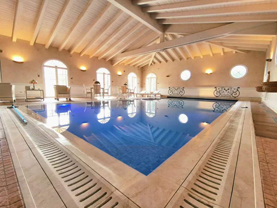 Immagine 3 di Villa in vendita  in Via Benato Vittorio a Badia Polesine