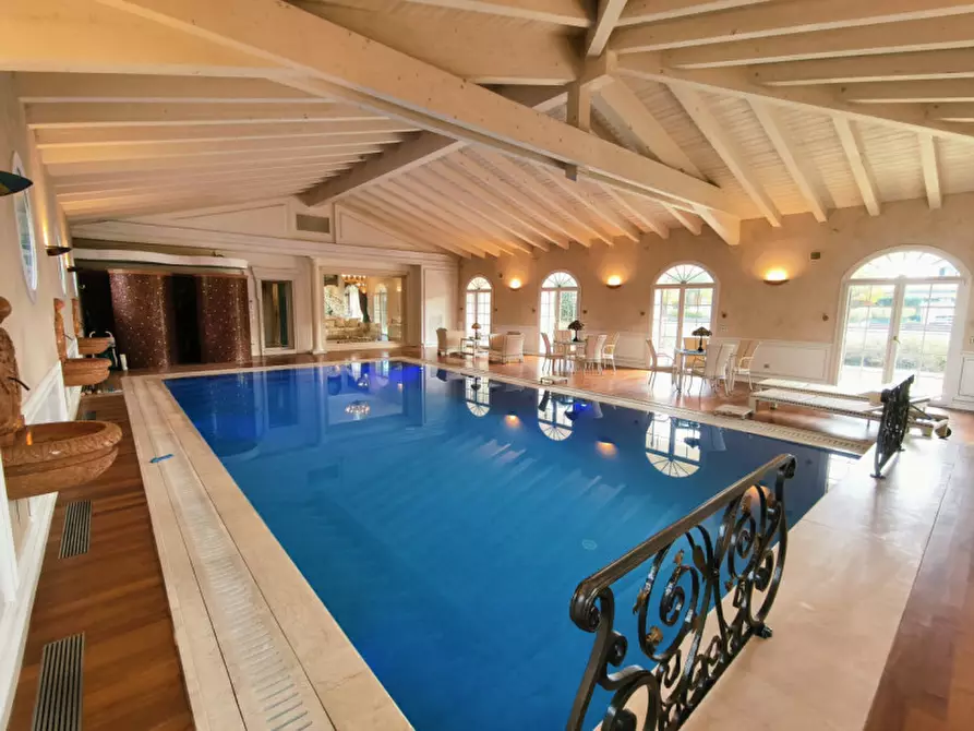 Immagine 5 di Villa in vendita  in Via Benato Vittorio a Badia Polesine