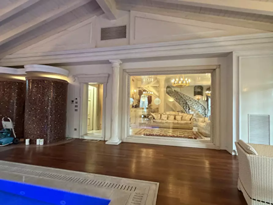 Immagine 9 di Villa in vendita  in Via Benato Vittorio a Badia Polesine
