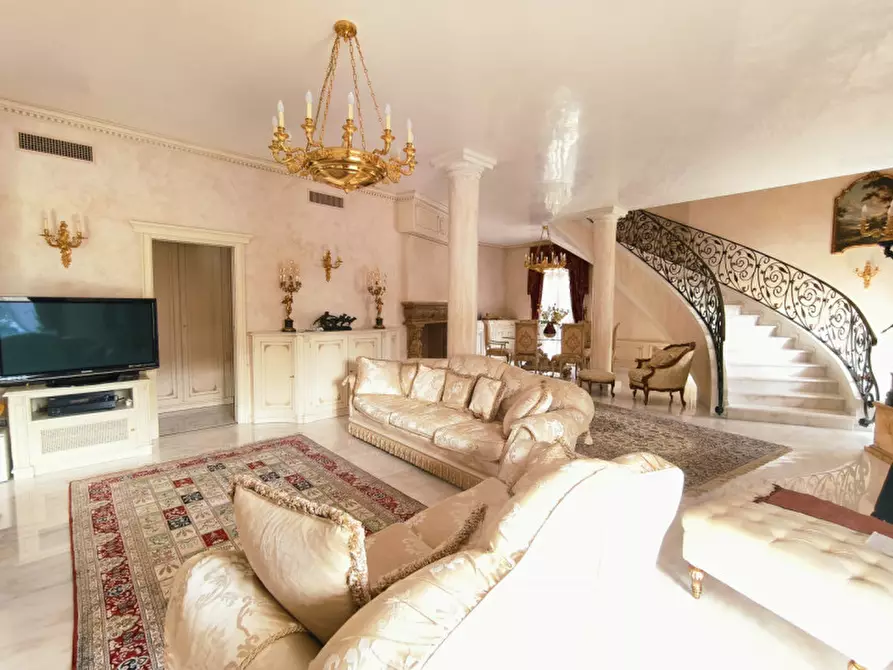 Immagine 11 di Villa in vendita  in Via Benato Vittorio a Badia Polesine