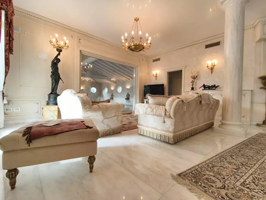 Immagine 16 di Villa in vendita  in Via Benato Vittorio a Badia Polesine