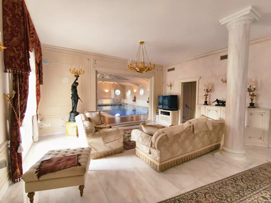 Immagine 17 di Villa in vendita  in Via Benato Vittorio a Badia Polesine