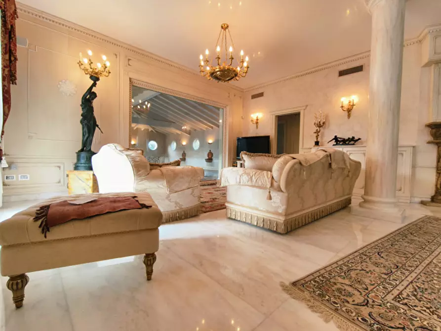 Immagine 20 di Villa in vendita  in Via Benato Vittorio a Badia Polesine