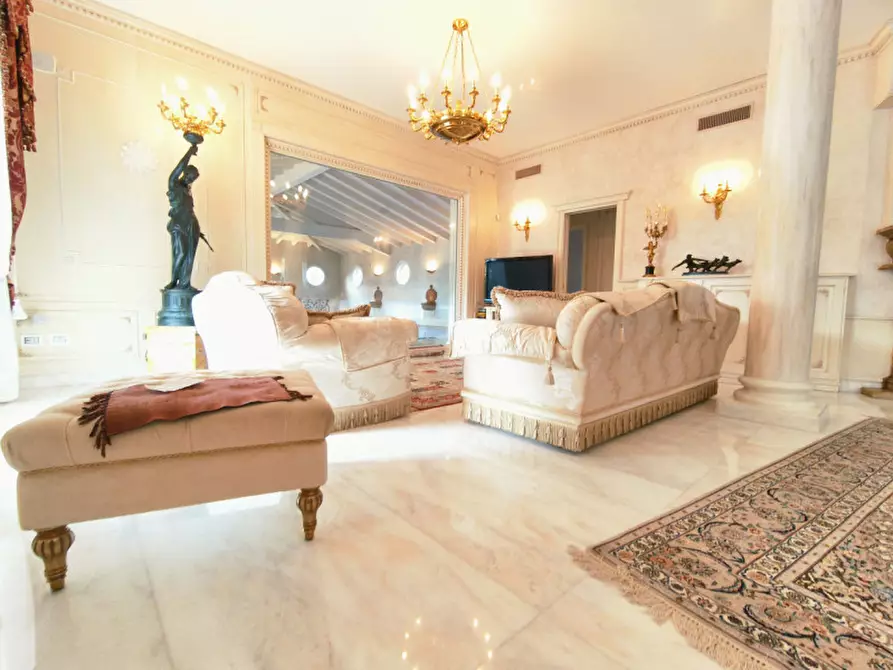 Immagine 21 di Villa in vendita  in Via Benato Vittorio a Badia Polesine