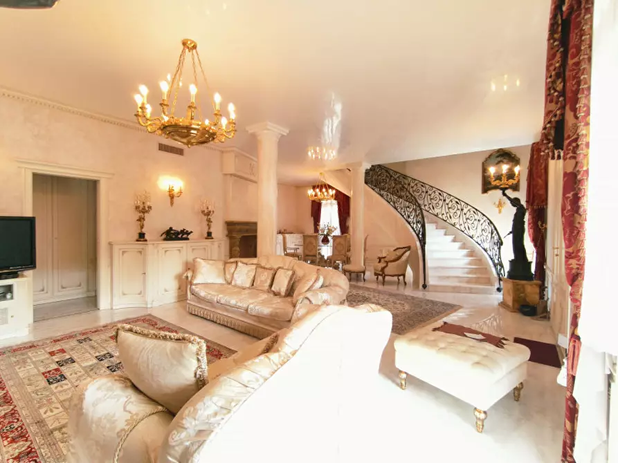 Immagine 23 di Villa in vendita  in Via Benato Vittorio a Badia Polesine