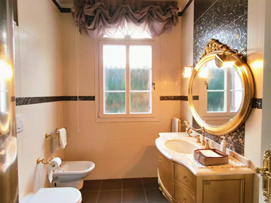 Immagine 24 di Villa in vendita  in Via Benato Vittorio a Badia Polesine