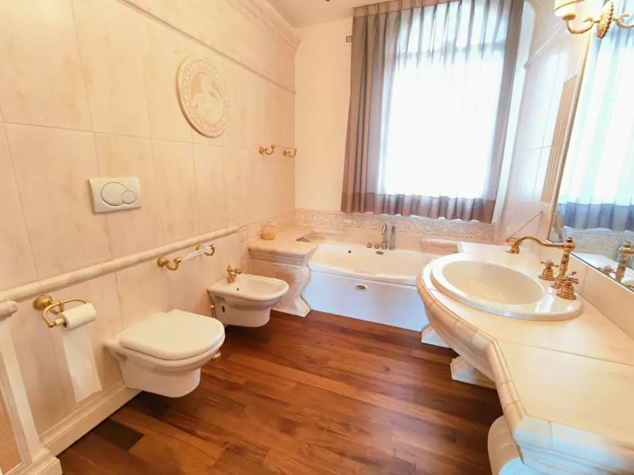 Immagine 44 di Villa in vendita  in Via Benato Vittorio a Badia Polesine