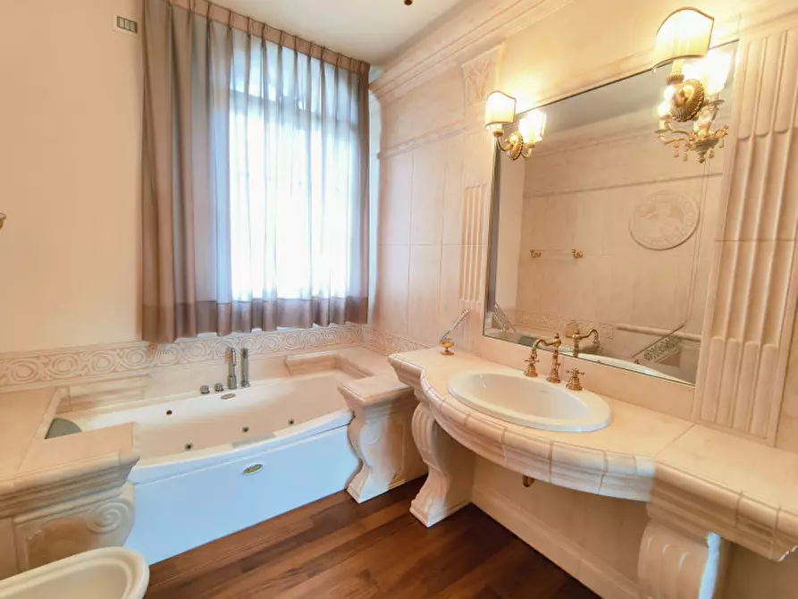 Immagine 45 di Villa in vendita  in Via Benato Vittorio a Badia Polesine