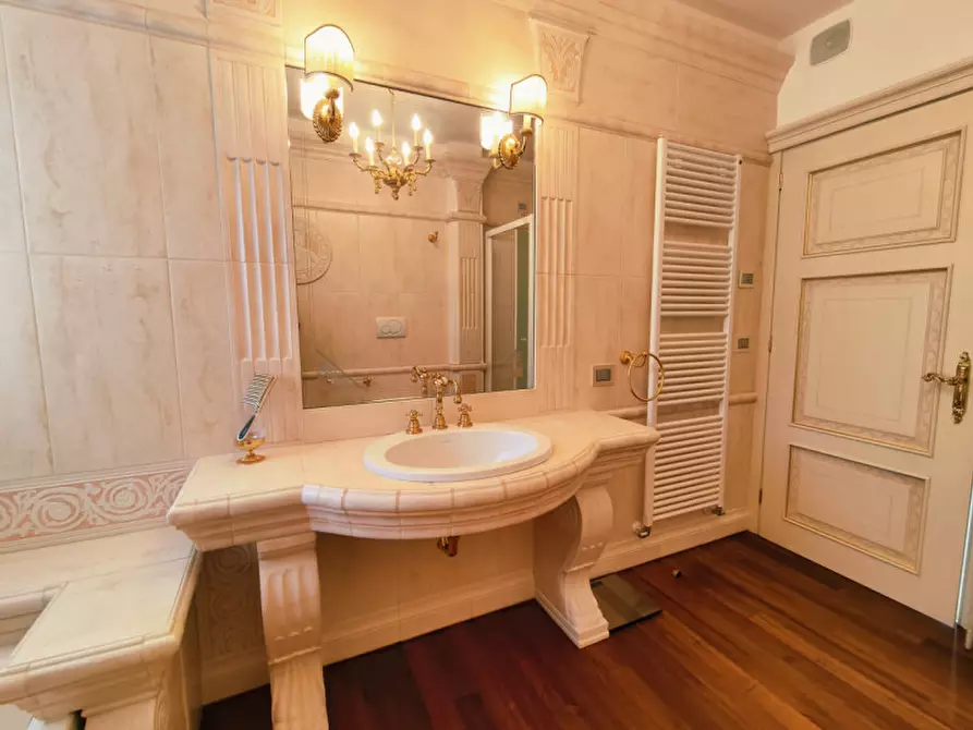 Immagine 46 di Villa in vendita  in Via Benato Vittorio a Badia Polesine