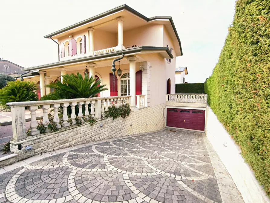 Immagine 54 di Villa in vendita  in Via Benato Vittorio a Badia Polesine