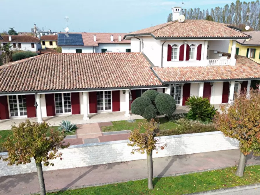 Immagine 83 di Villa in vendita  in Via Benato Vittorio a Badia Polesine