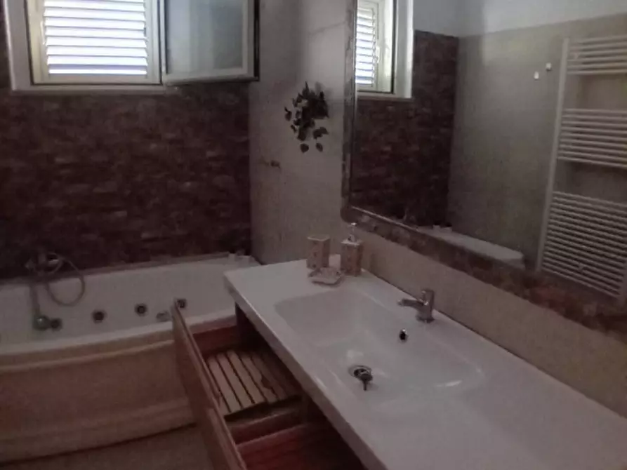 Immagine 9 di Casa bifamiliare in vendita  in zona lido riccio a Ortona