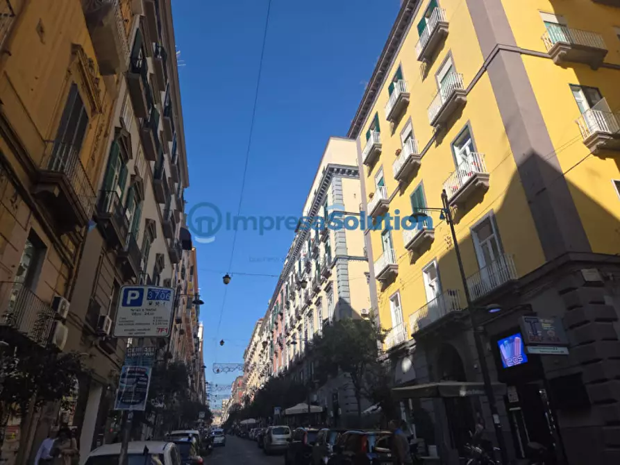 Immagine 2 di Magazzino in vendita  in Via Duomo a Napoli