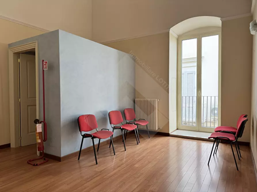 Immagine 4 di Ufficio in affitto  a Andria
