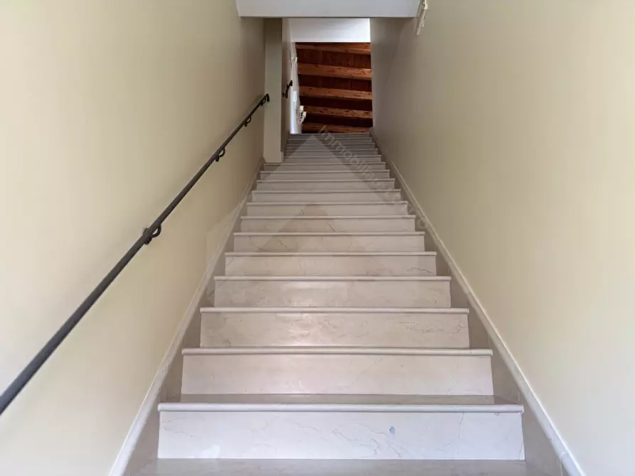 Immagine 13 di Ufficio in affitto  a Andria