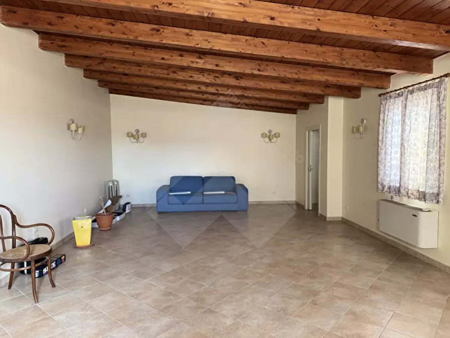 Immagine 15 di Ufficio in affitto  a Andria