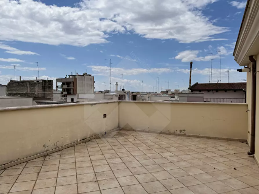 Immagine 19 di Ufficio in affitto  a Andria