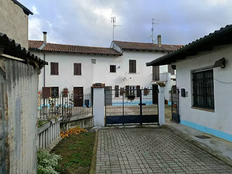 Immagine 1 di Villetta a schiera in vendita  in Cantone Grassi 157 a Casale Monferrato