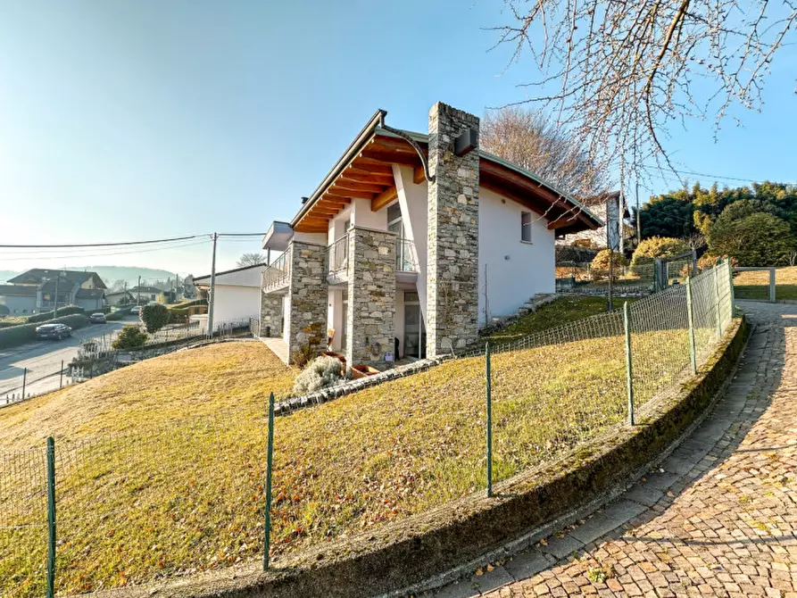 Immagine 48 di Villa in vendita  in via nuova intra premeno, 108 a Arizzano