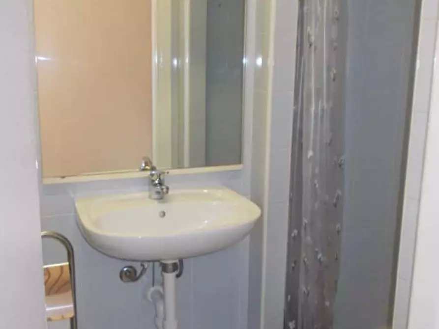 Immagine 9 di Appartamento in affitto  in Via Modena n.31 a Torino