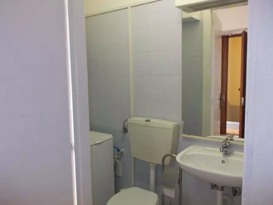 Immagine 10 di Appartamento in affitto  in Via Modena n.31 a Torino