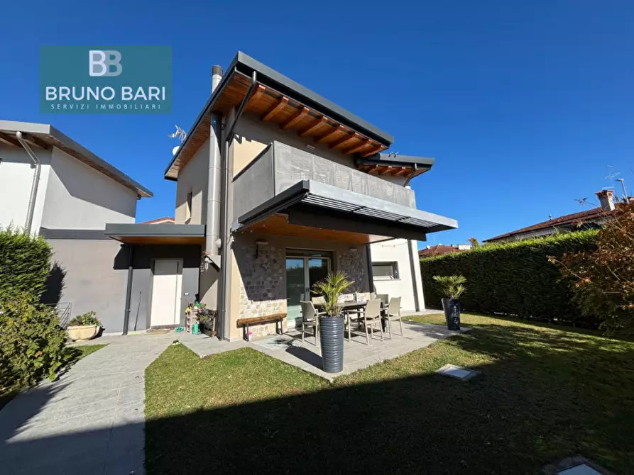 Immagine 1 di Casa bifamiliare in vendita  in Via Donatori del Sangue 2 a Roveredo In Piano