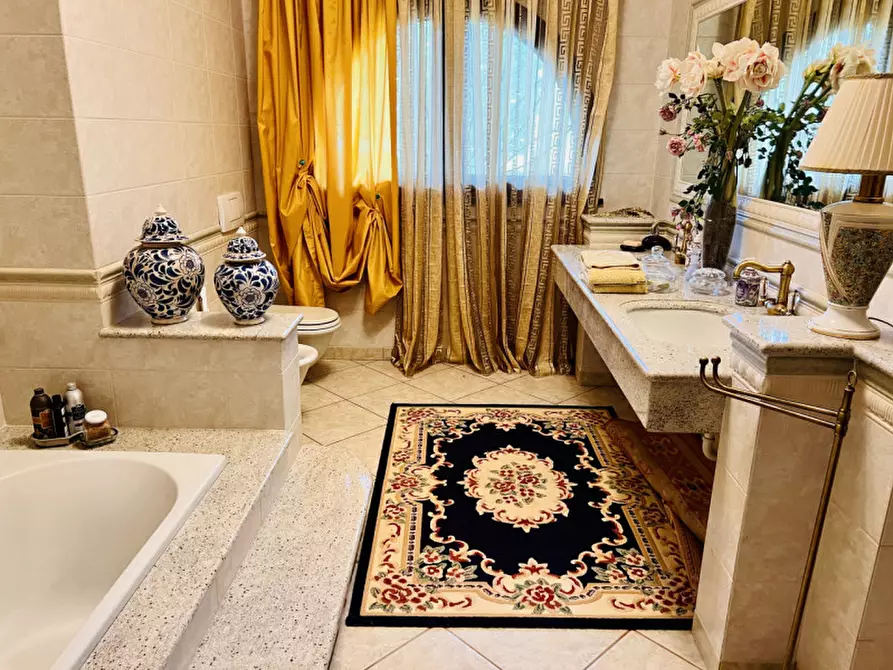 Immagine 33 di Villa in vendita  in via orio 1 a Traversetolo