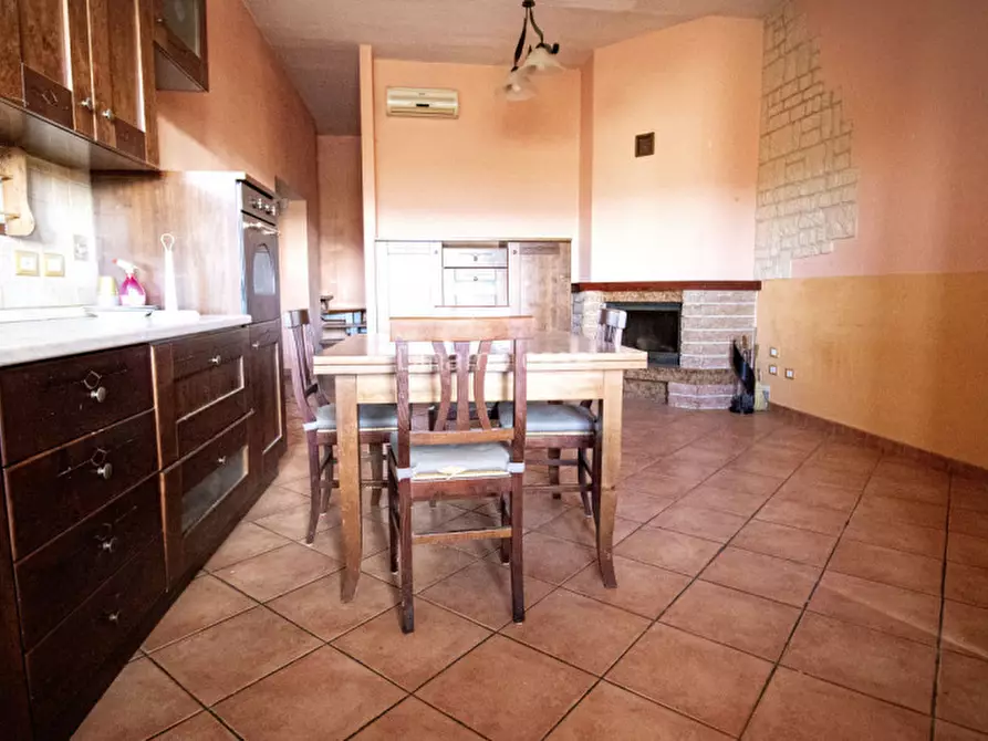 Immagine 4 di Appartamento in vendita  a Prato