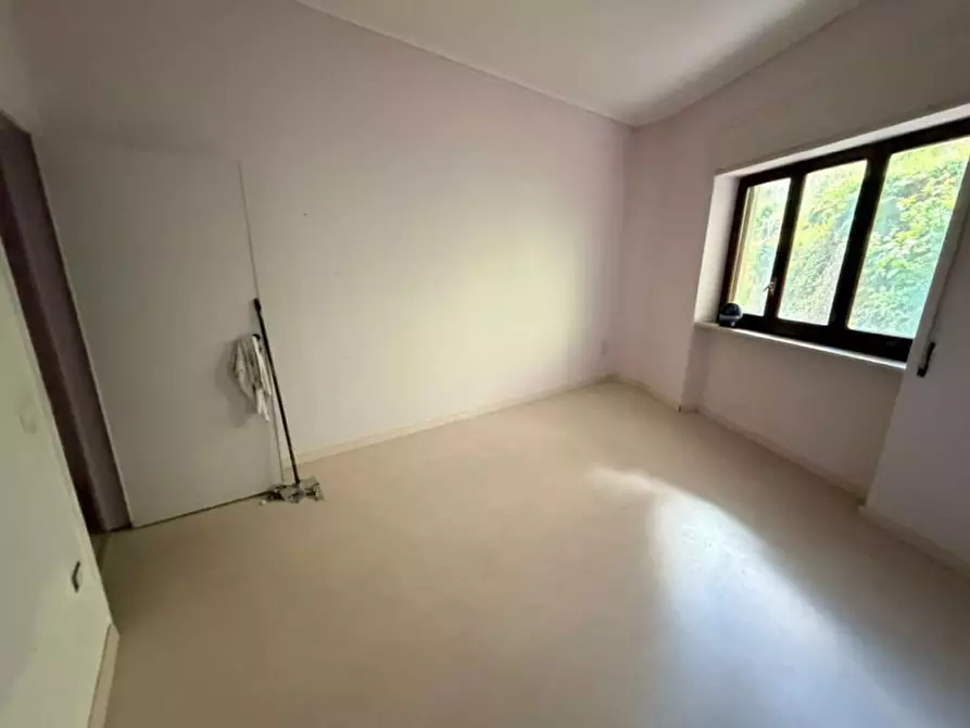 Immagine 10 di Appartamento in vendita  in Corso Vittorio Emanuele 112 a Napoli