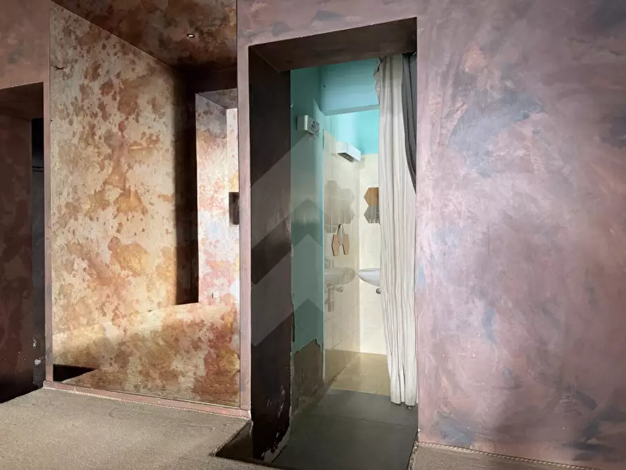 Immagine 4 di Negozio in affitto  a Andria