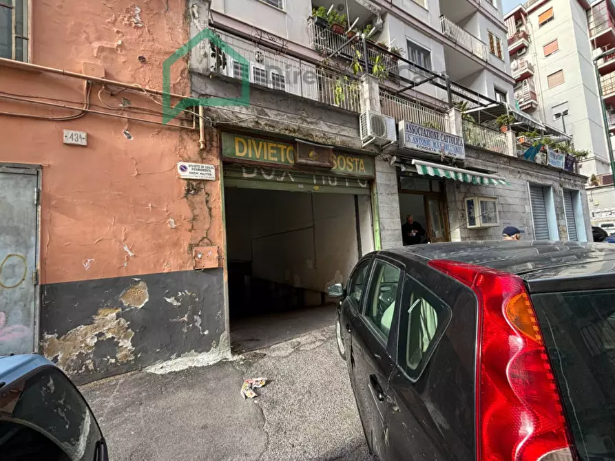 Immagine 2 di Garage in vendita  in via g.f. pinto, 43 a Napoli