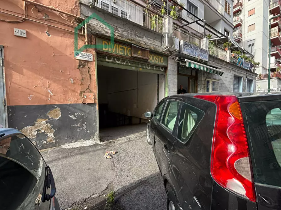 Immagine 3 di Garage in vendita  in via g.f. pinto, 43 a Napoli
