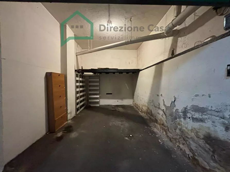 Immagine 16 di Garage in vendita  in via g.f. pinto, 43 a Napoli