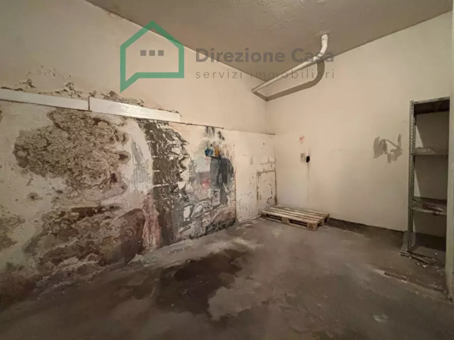 Immagine 18 di Garage in vendita  in via g.f. pinto, 43 a Napoli