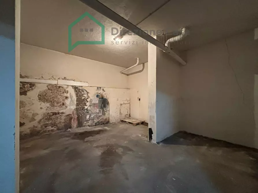 Immagine 19 di Garage in vendita  in via g.f. pinto, 43 a Napoli