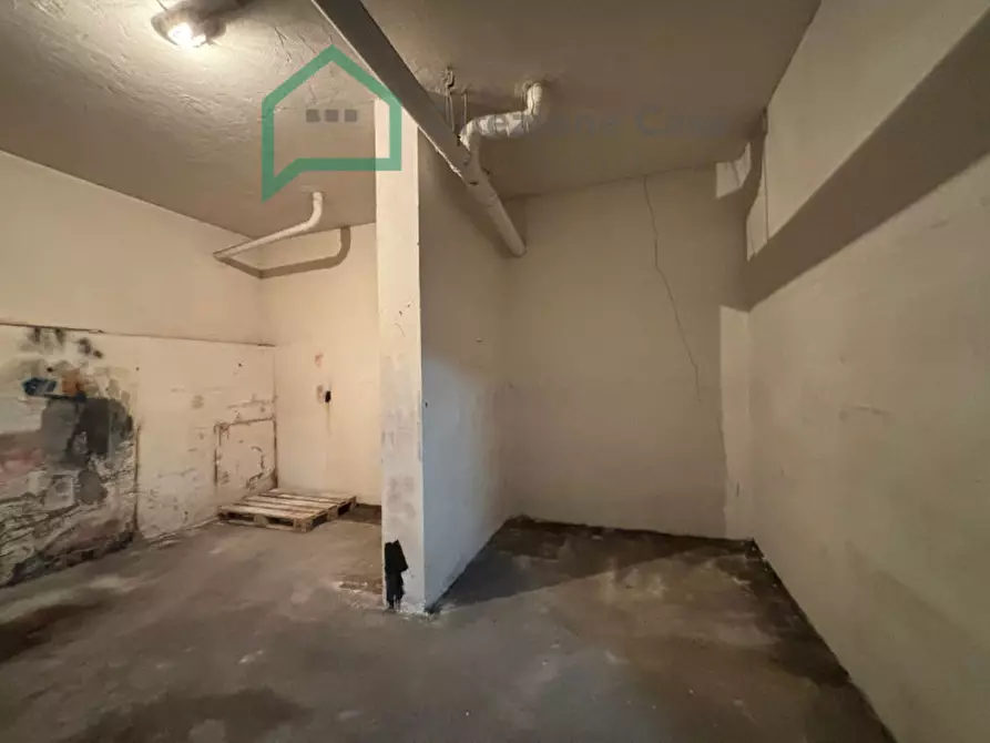 Immagine 22 di Garage in vendita  in via g.f. pinto, 43 a Napoli