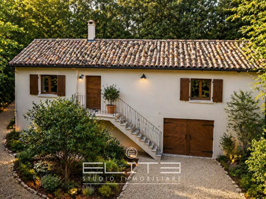 Immagine 12 di Casa indipendente in vendita  a Sirolo