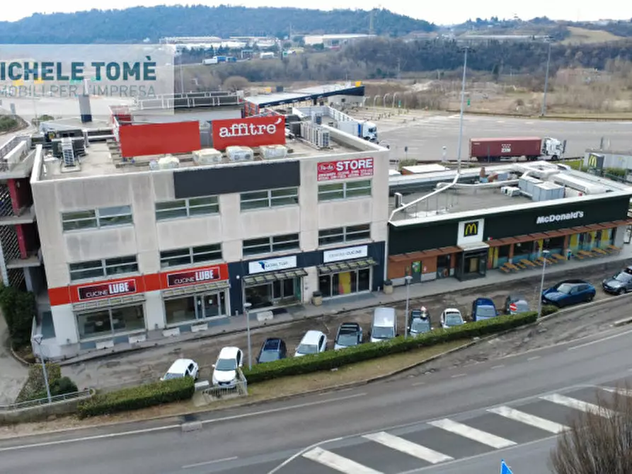 Immagine 2 di Negozio in affitto  in via san pieretto a Affi