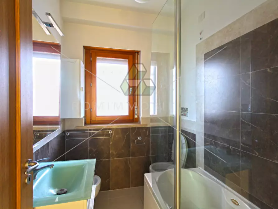 Immagine 11 di Appartamento in vendita  in Viale Ugo Monaco a Roma