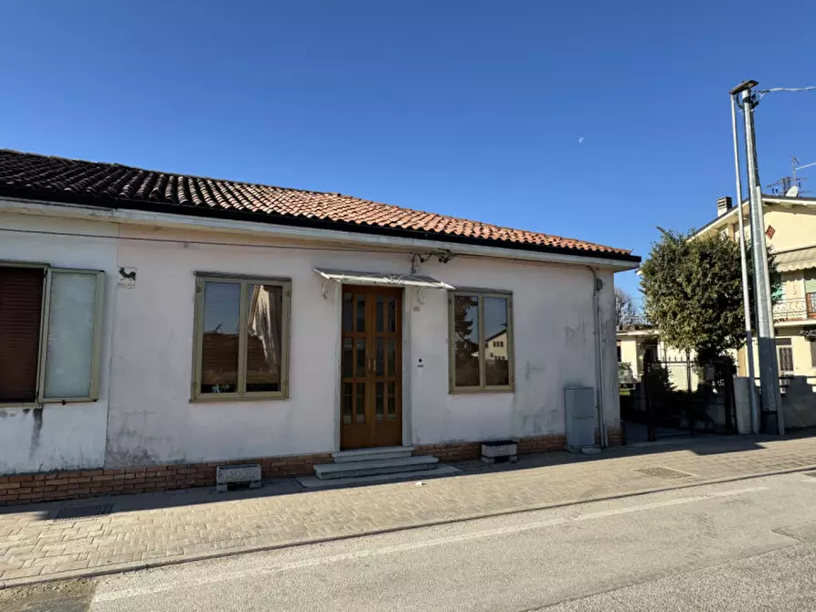 Immagine 2 di Casa bifamiliare in vendita  in Via Pozzola 27 a Lonigo