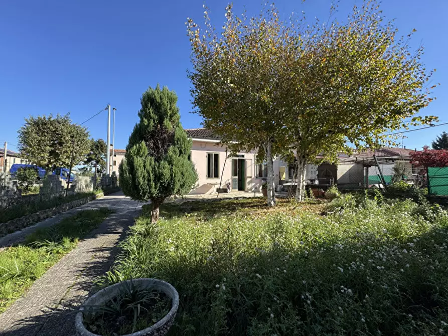 Immagine 22 di Casa bifamiliare in vendita  in Via Pozzola 27 a Lonigo